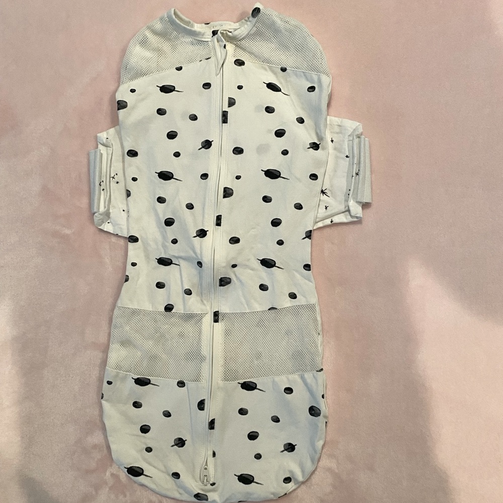 Near new, Happiest Baby swaddle for use in SNOO.